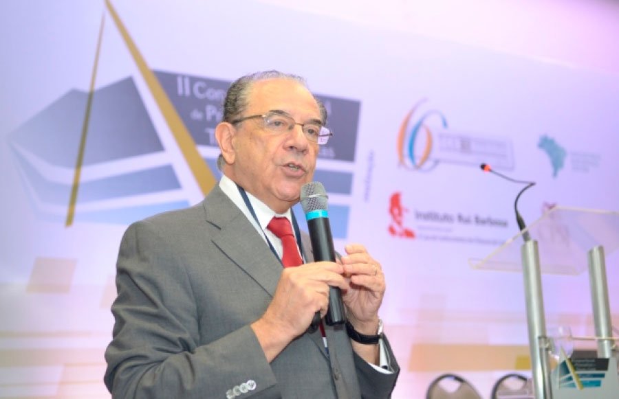 helvecio-presidente-irb