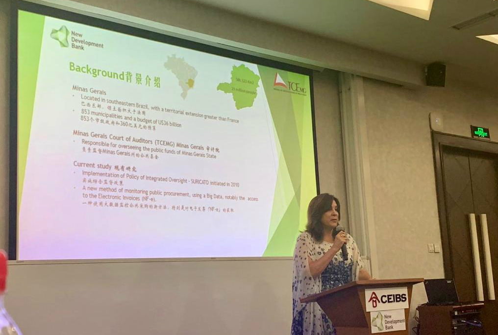 raquel-simoes-tce-mg-em-premiacao-na-china-irb