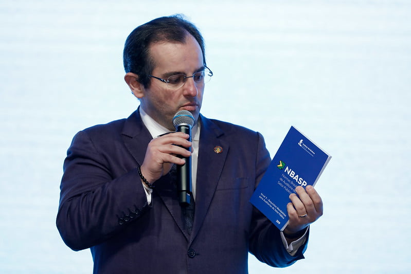 Ivan Bonilha apresenta a NBASP 3 no Congresso Internacional dos Tribunais de Contas