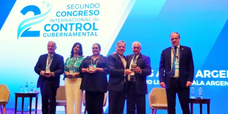 Conselheiro Marco Peixoto aborda essencialidade dos TCs em congresso internacional na Argentina