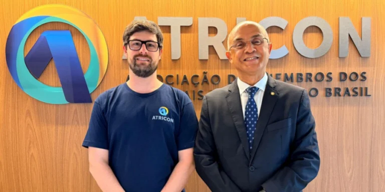 Presidente do IRB visita nova sede da Atricon