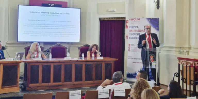 Sebastião Helvecio apresenta experiência dos Tribunais de Contas em seminário na Espanha